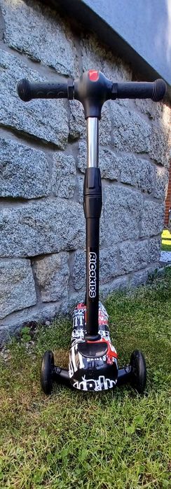 Hulajnoga 3-kołowa, świecące koła i boki