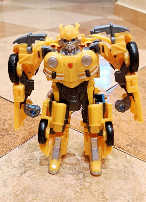 Машина-трансформер Автобот Бамблби