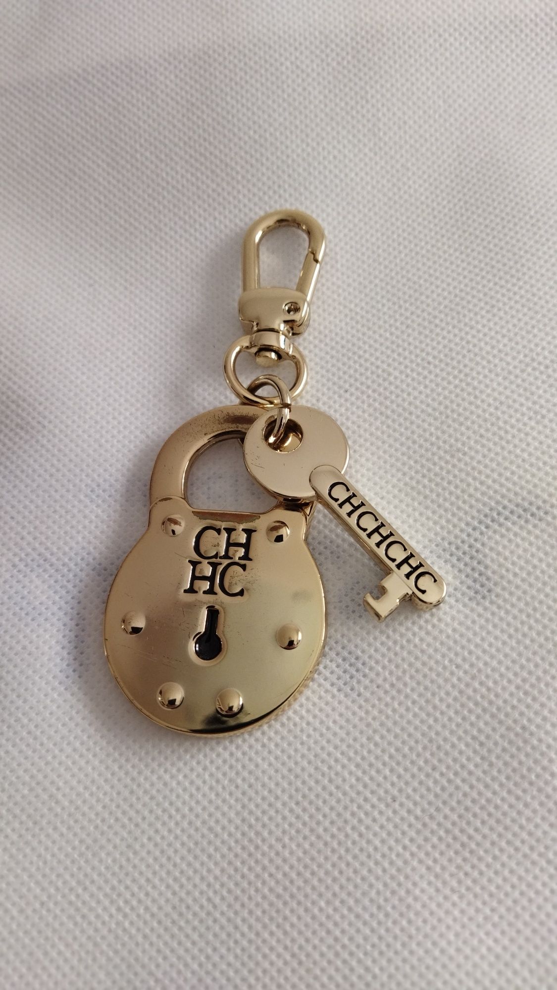 Charm Carolina Herrera