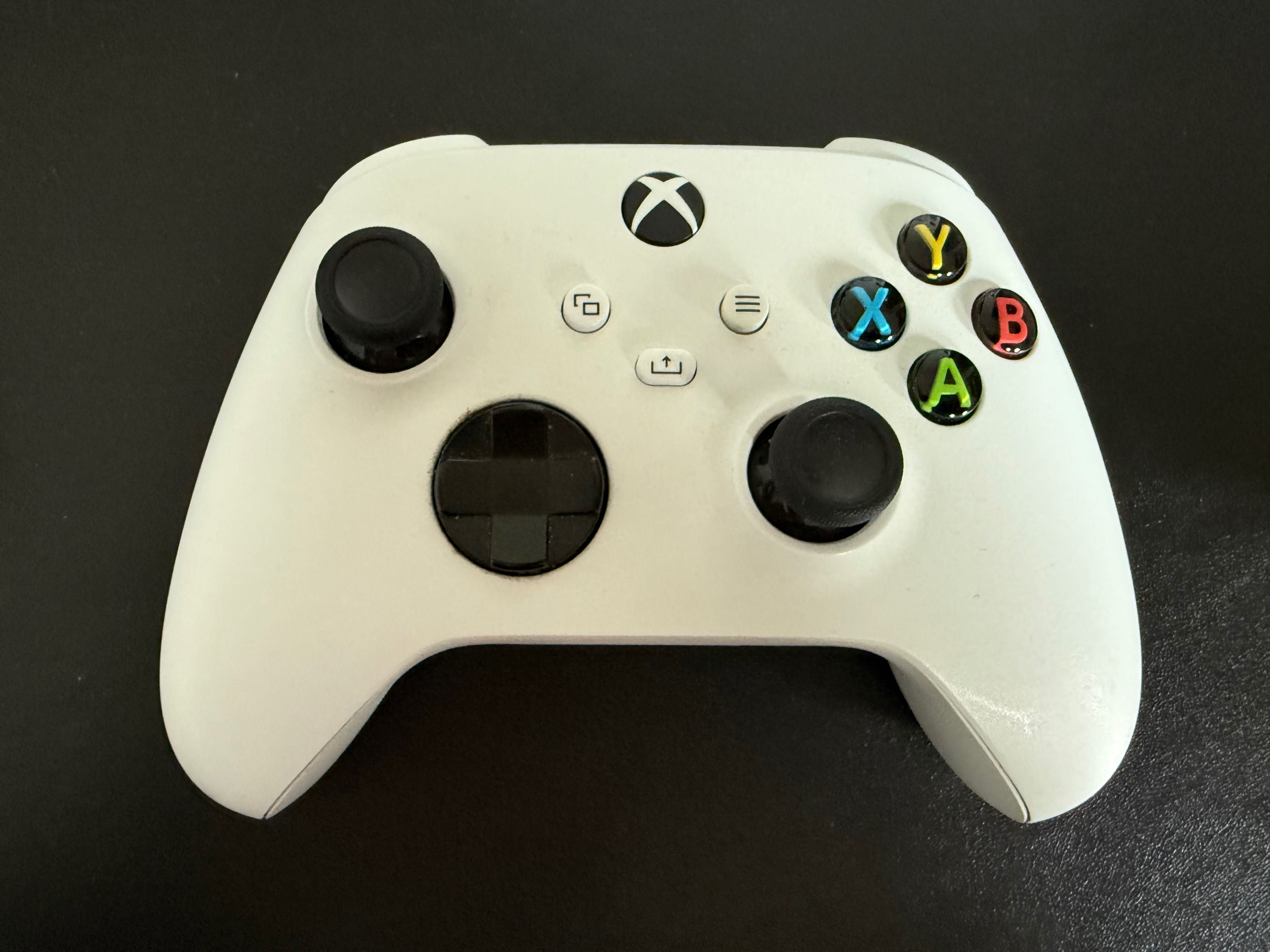 Xbox Series S 512 GB - Stan bardzo dobry - W zestawie pad i kable