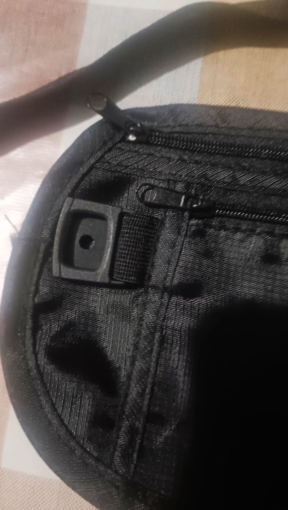 Bolsa cintura cor preta  elastico ( Portes grátis)