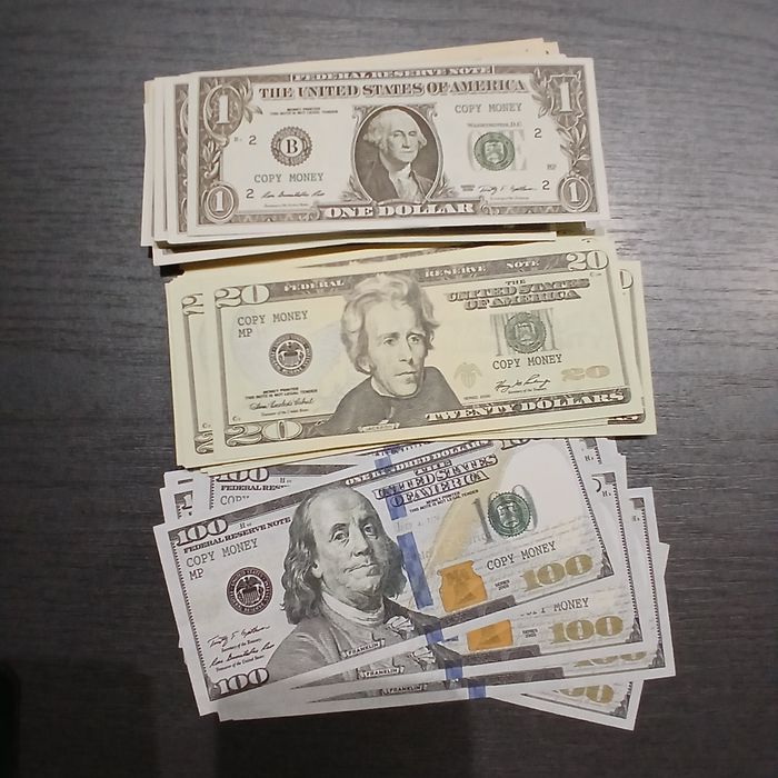 Сувенірні купюри доларів