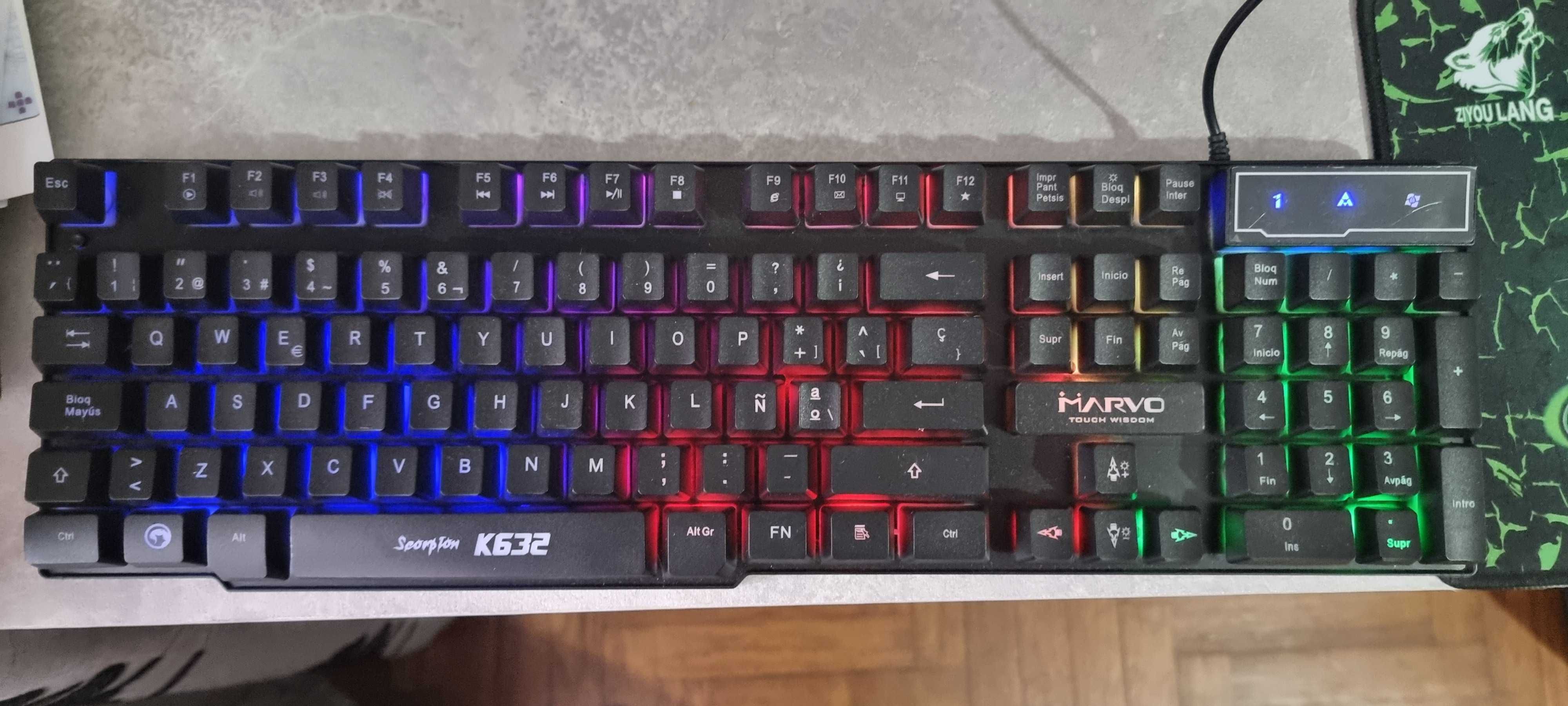 Teclado mecanico Gaming RGB