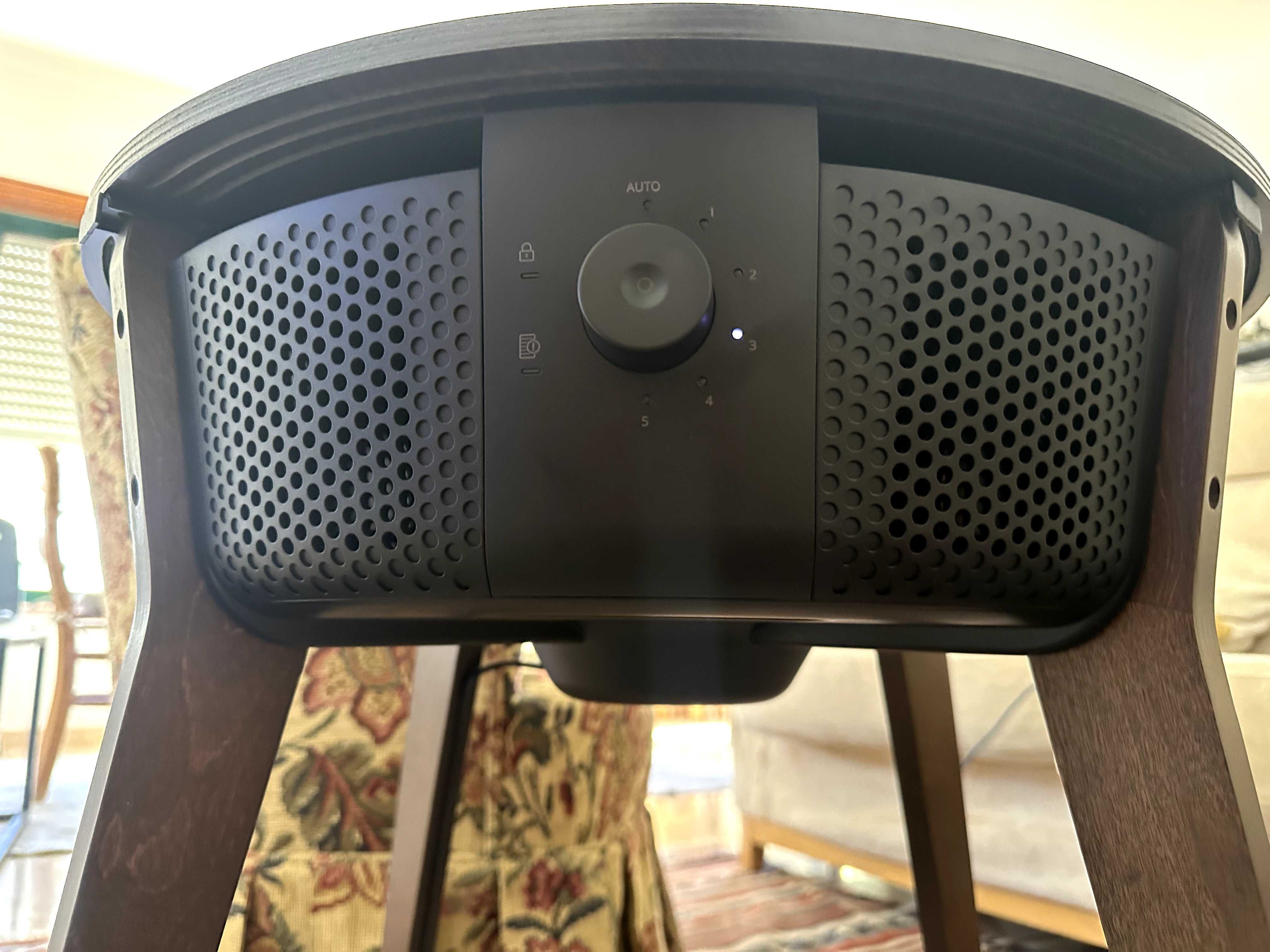 Mesa com purificador de ar Starkvind IKEA