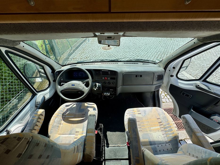 Autocaravana Perfilada Burstner com motor 2.8