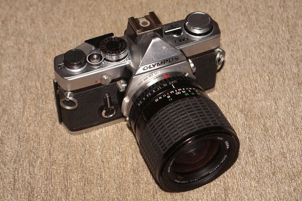 Olympus OM-1 + Sigma 35-70 f/2.8-4