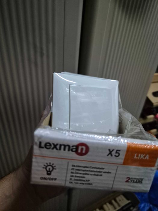 Interruptor e tomada Lexman