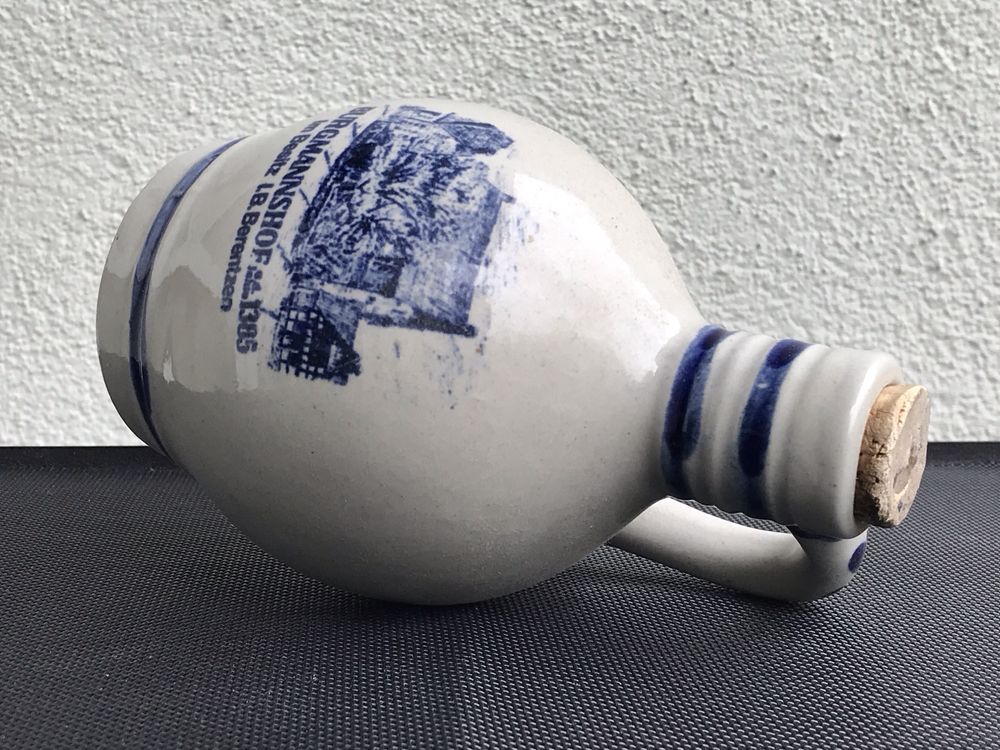 Ceramiczny dzbanek do piwa, alkoholu.