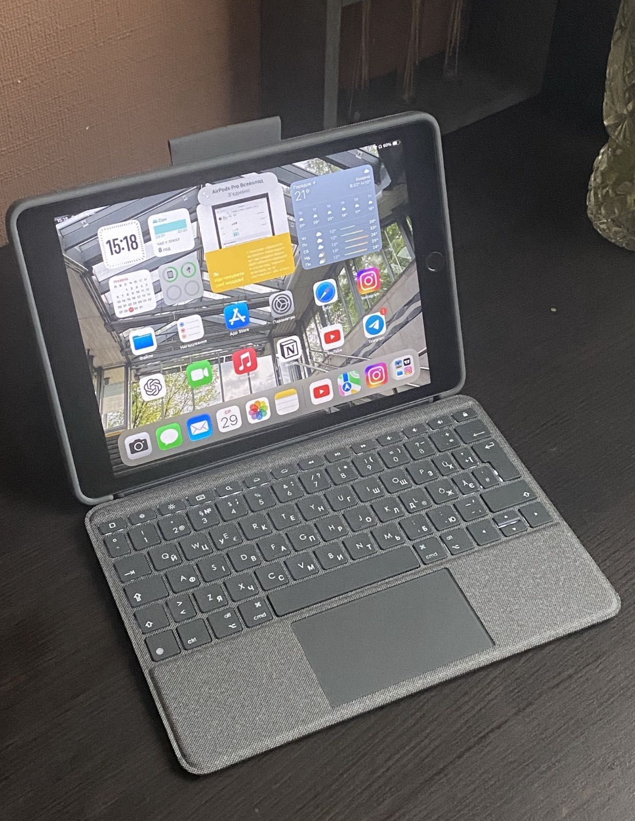 Ipad 9 gen 64gb + logitech combo