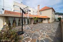 Moradia independente T4 com Piscina e Garagem na cidade de Viana do Ca