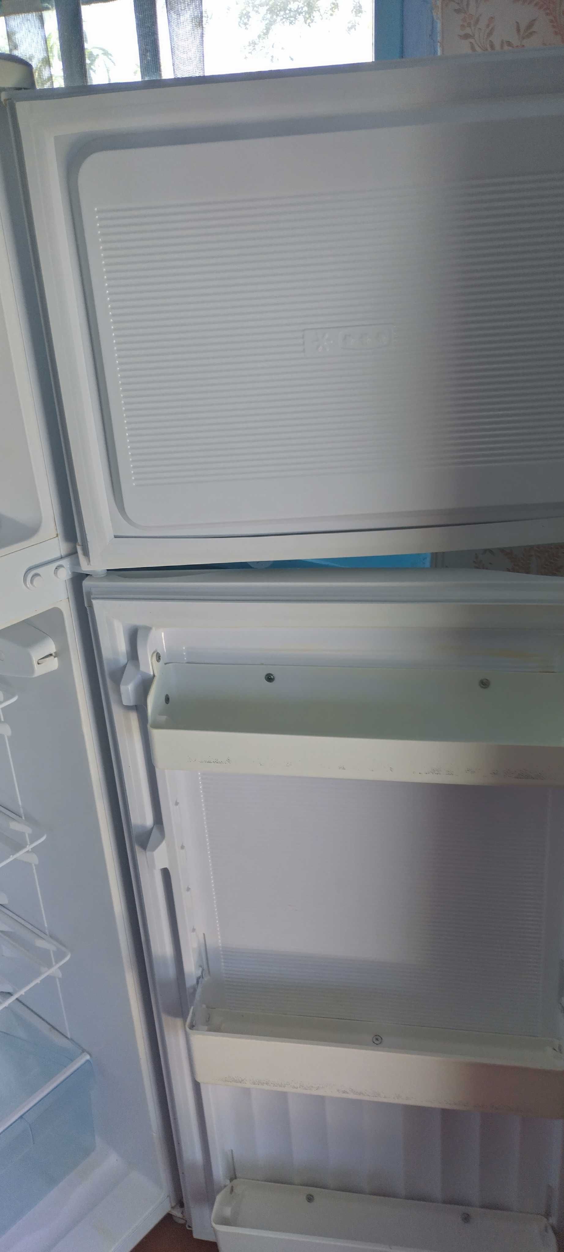Двухкамерный холодильник Днепр