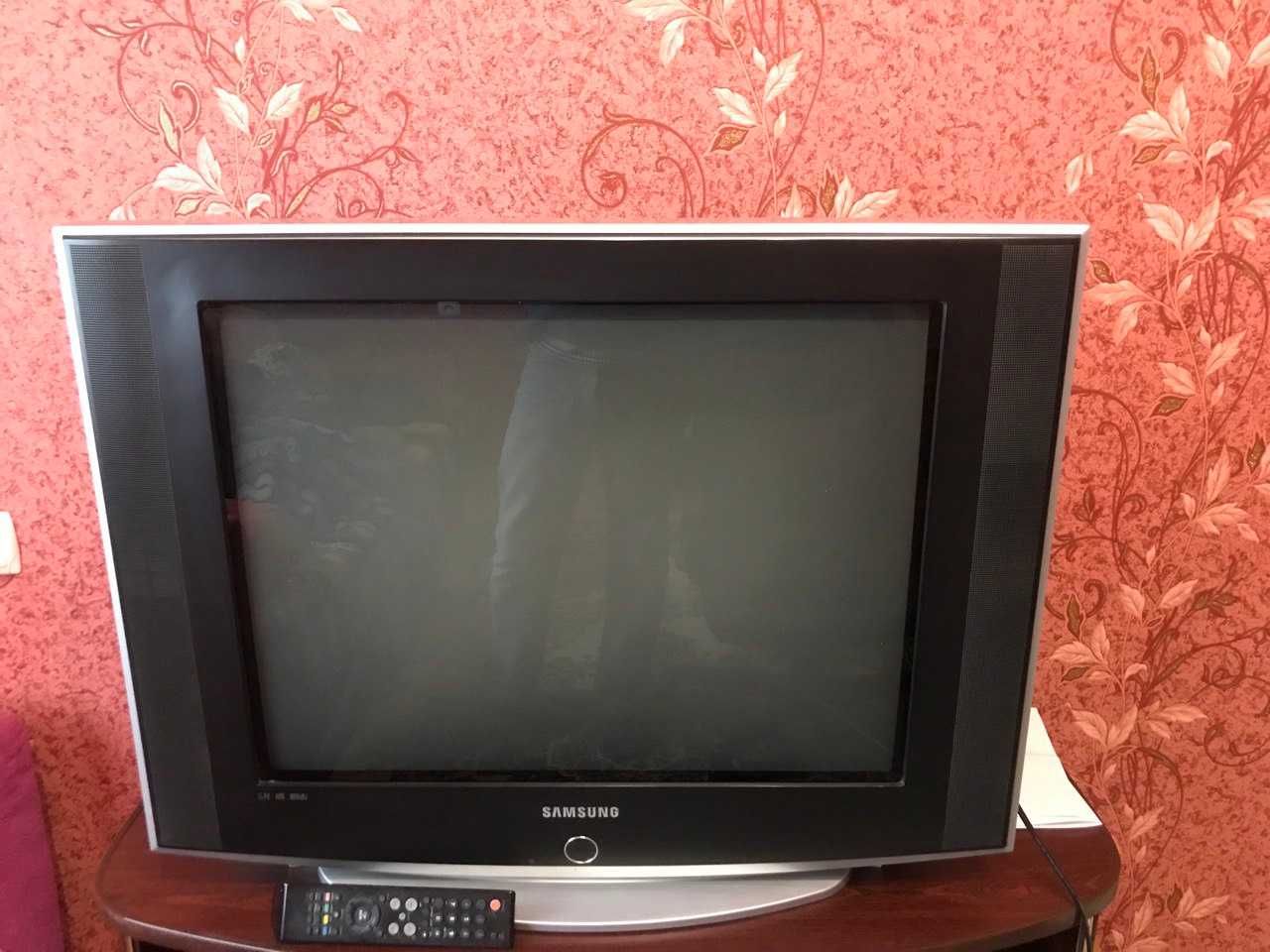 Телевизор Samsung 69 см slim