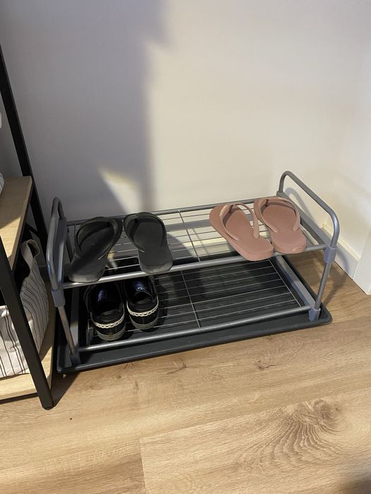 Sapateira cinza nova