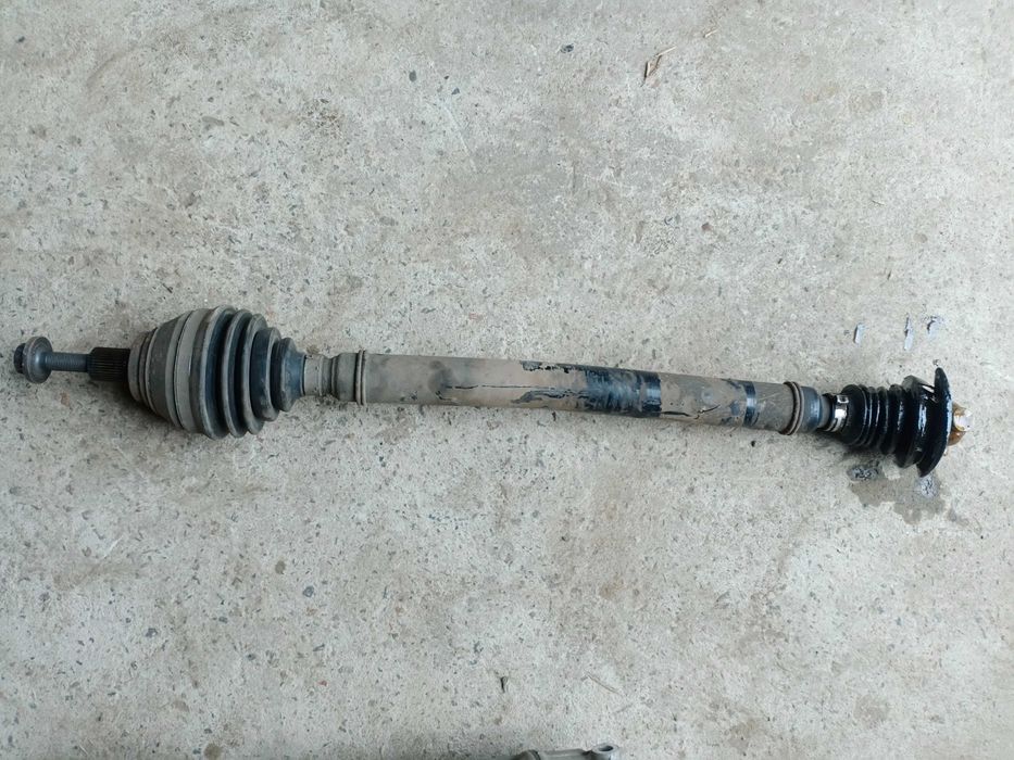 Привод полуось левая правая VW Passat B7 B8 2.0TDI 2010-2018