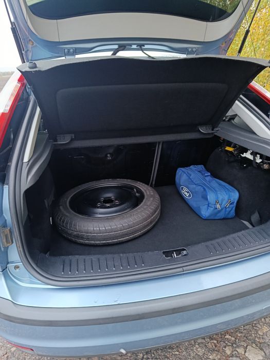Продам FORD FOCUS 2005