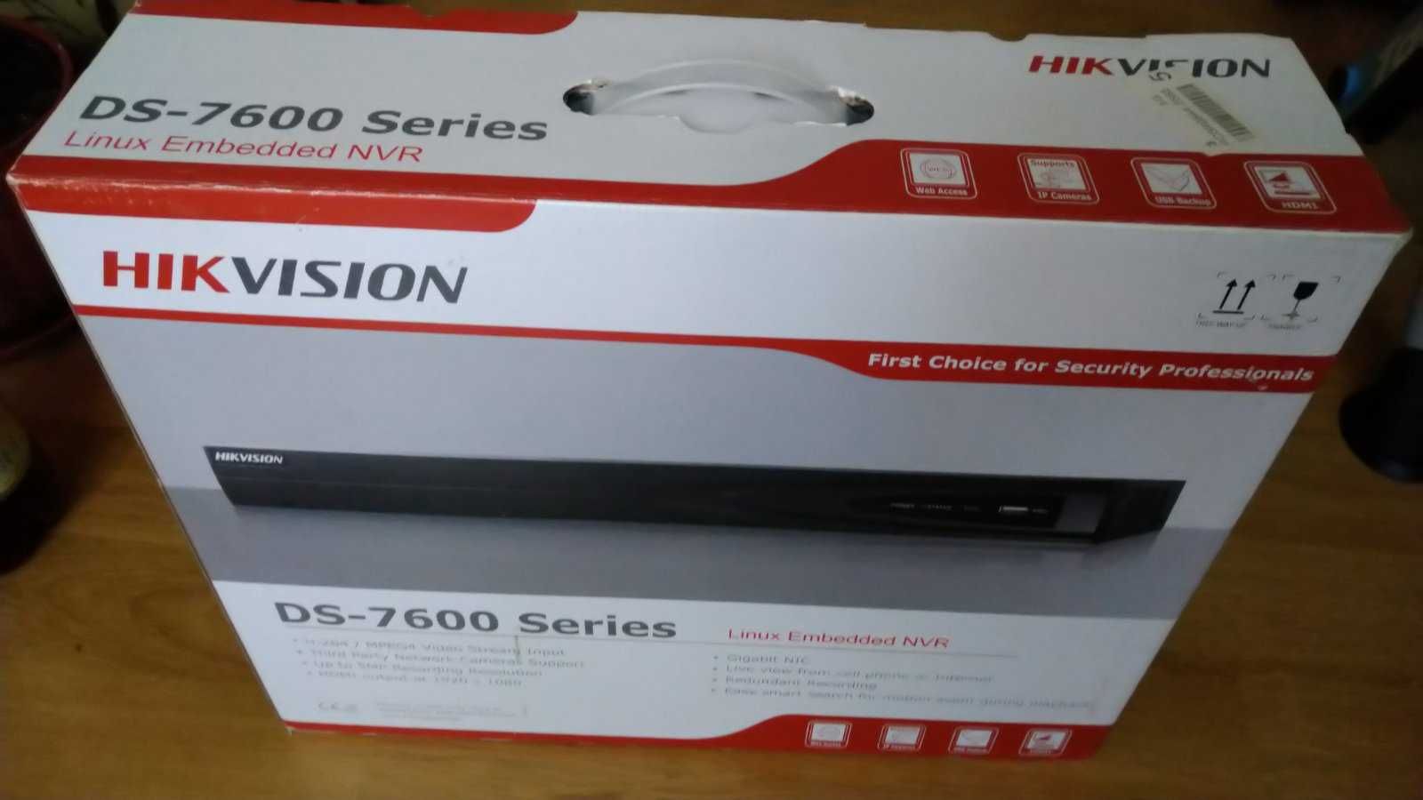 Відеореєстратор Hikvision DS-7608NI-E2/8P| 16 IP-камер | Стан ідеал