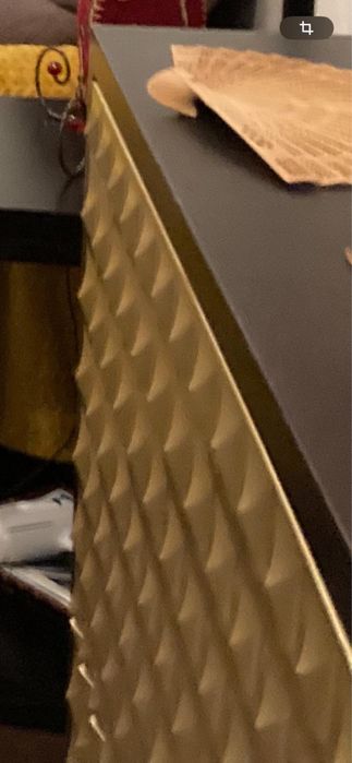 Móvel tipo louceiro, em folha de Carvalho com cor wengué