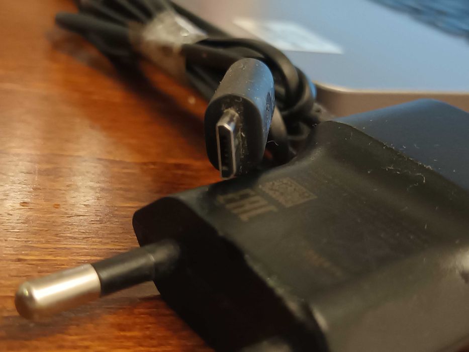 Ładowarka NOKIA model AC 18E. USB micro B
