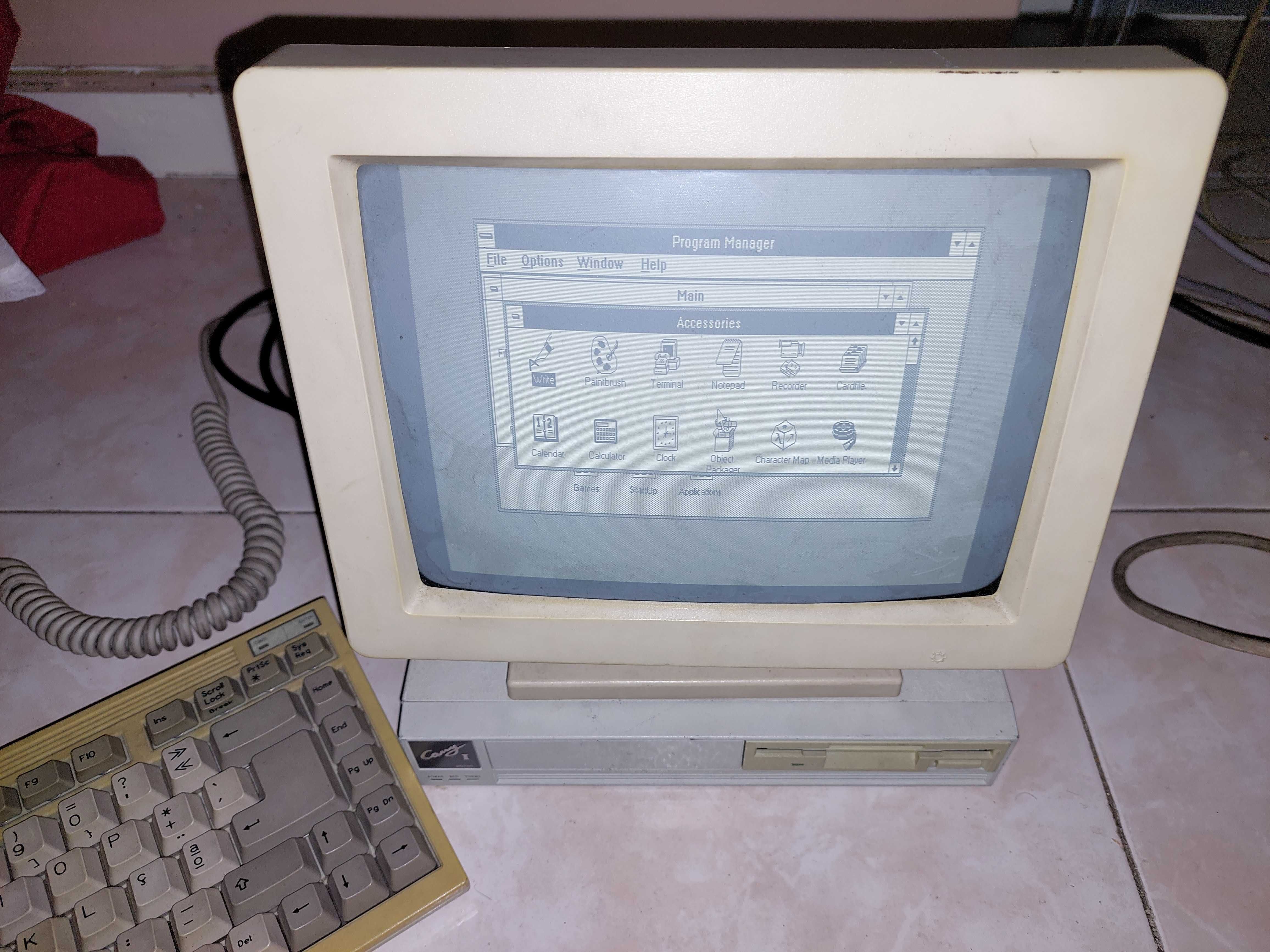 Computador 286 Carry 1 Retro Vintage PC