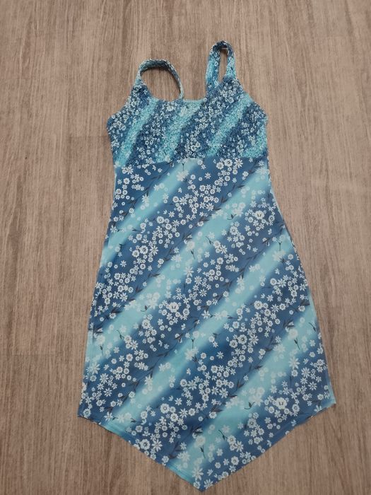 Sprzedam damską sukienkę rozmiar S/M.