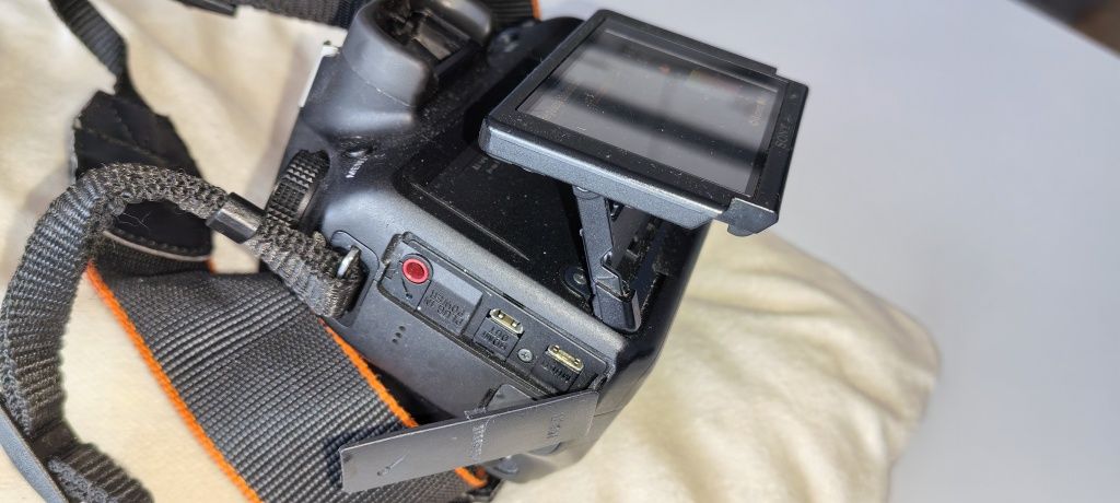 Lustrzanka cyfrowa Sony a58 idealna