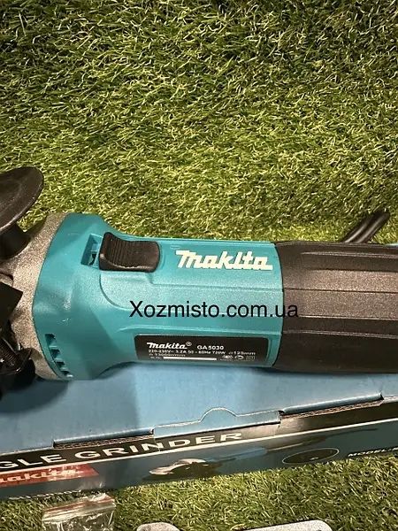 Шліфувальна машина Makita GA 5030 з регулюванням обертів 720В/125мм