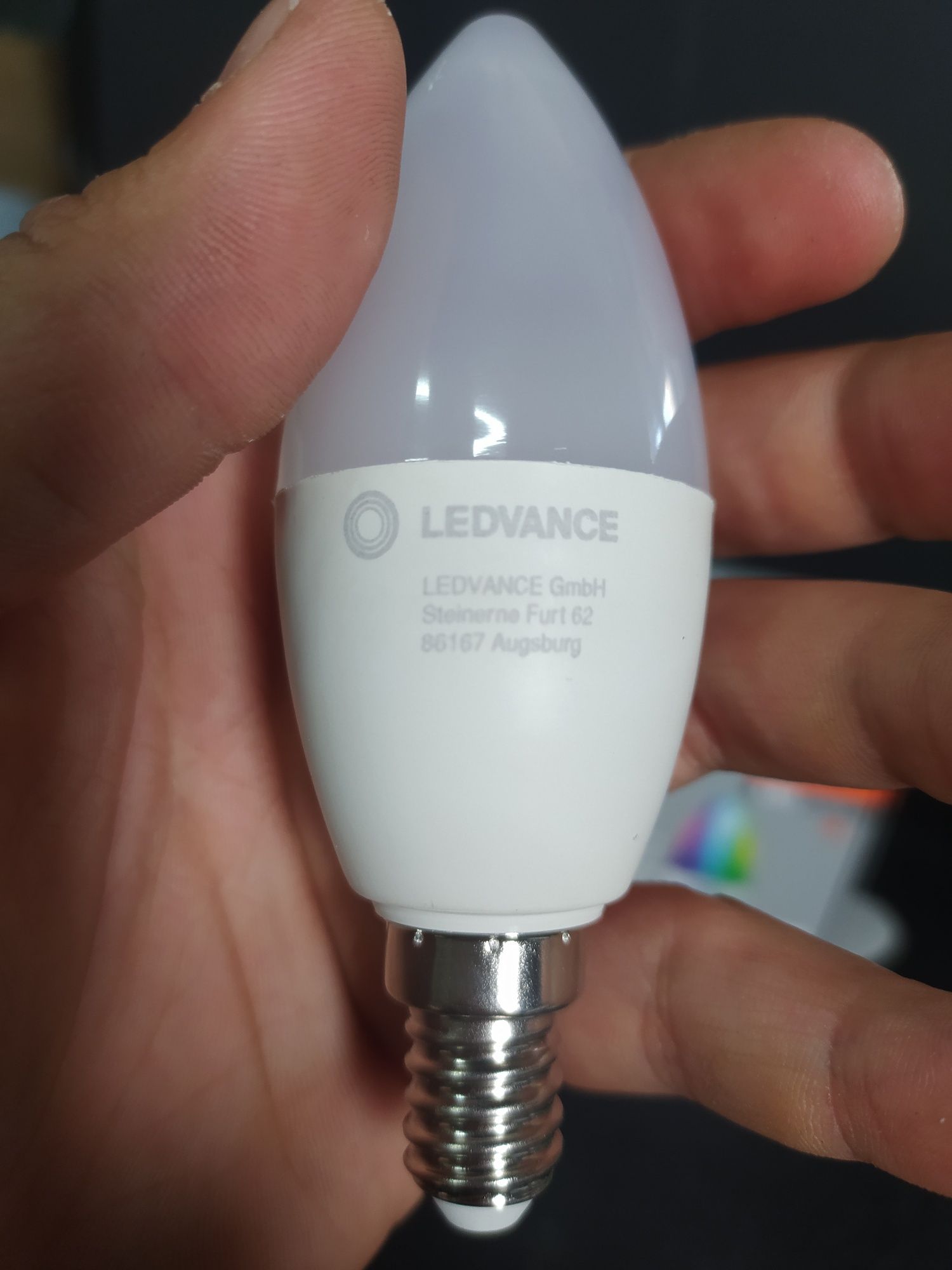 Żarówka Ledvance LED SMART WIFI RGB B40