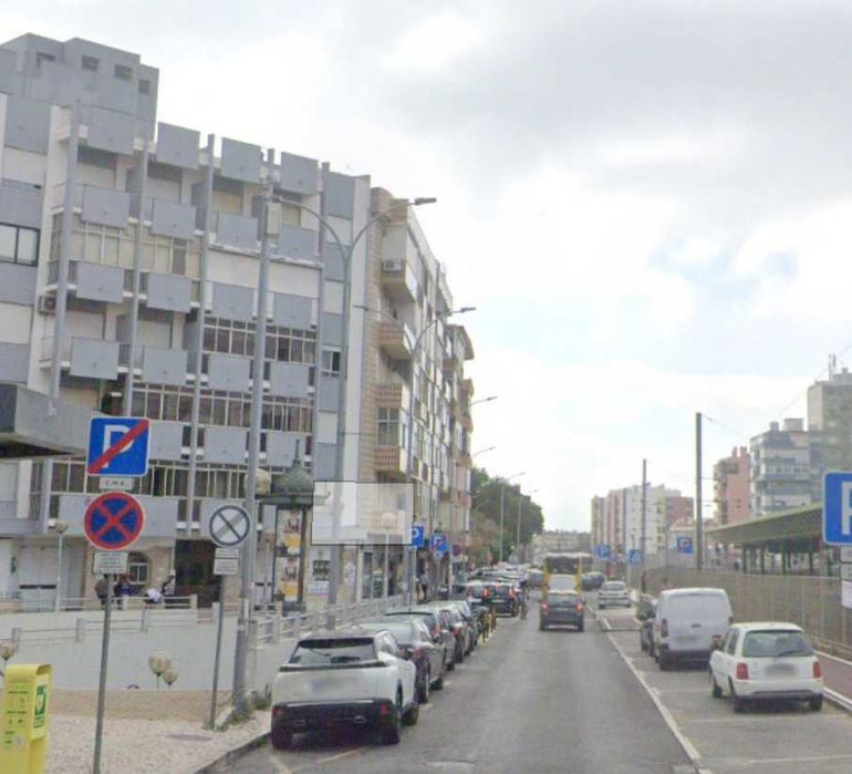 Arrenda se T3 Estação Comboios Amadora