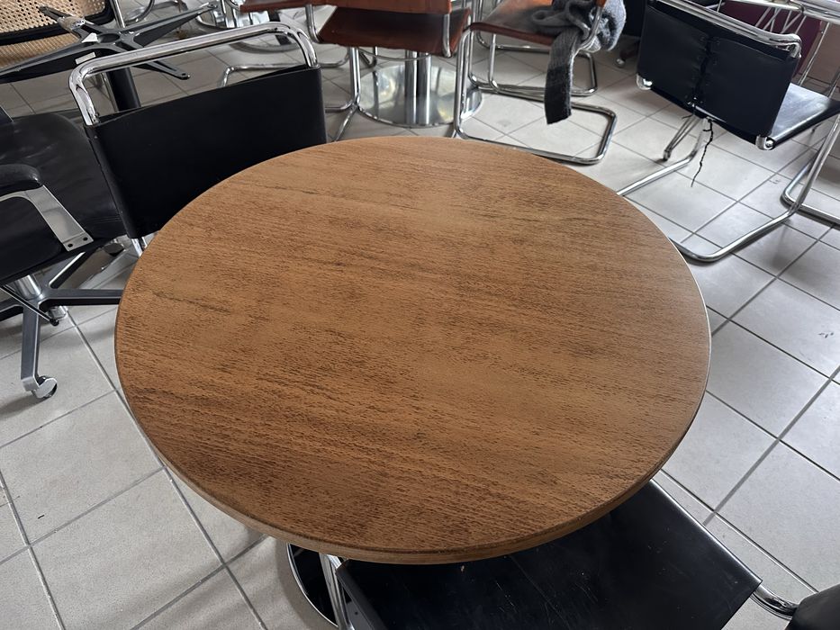 Thonet S1047 stół po renowacji. Średnica blatu 78cm