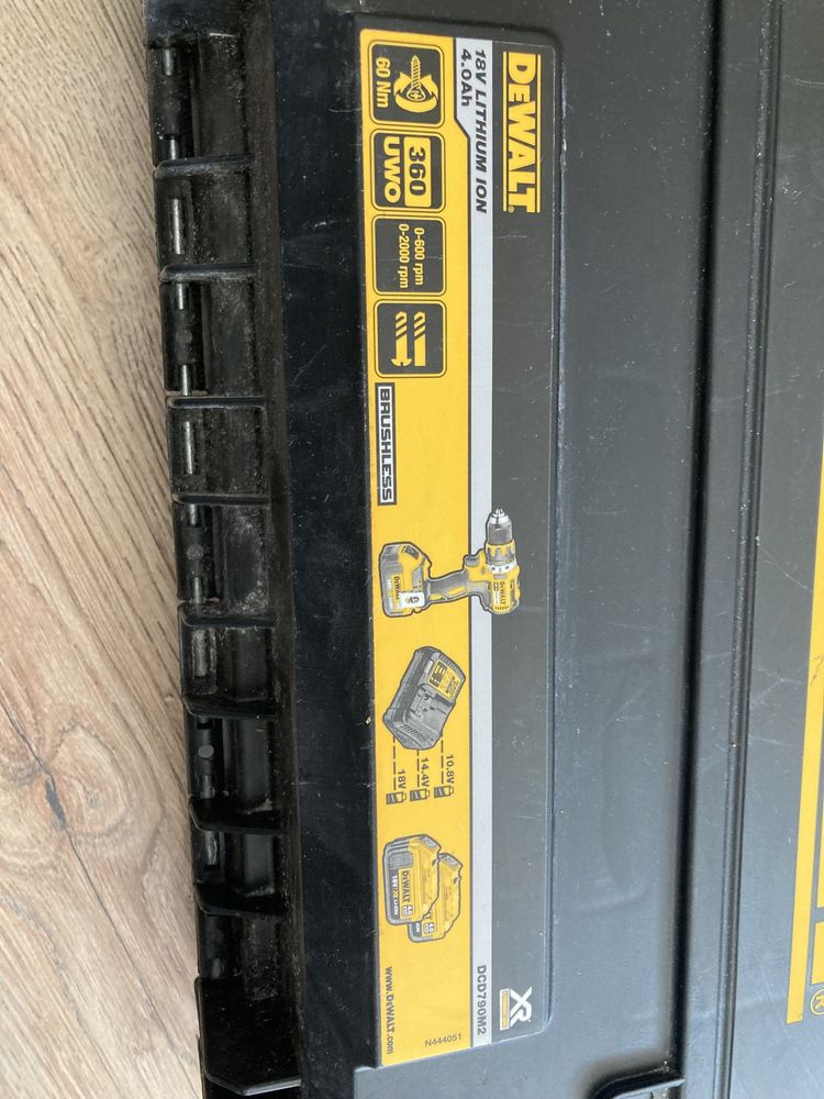 Skrzynka Dewalt Nowa