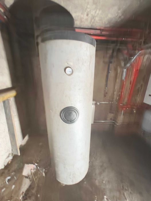 Sprzedam zbiornik na wodę z osprzętem