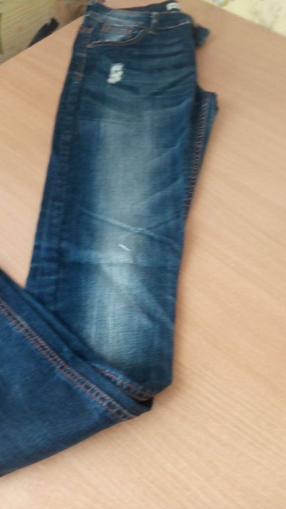 Продам джинсы bershka 36
