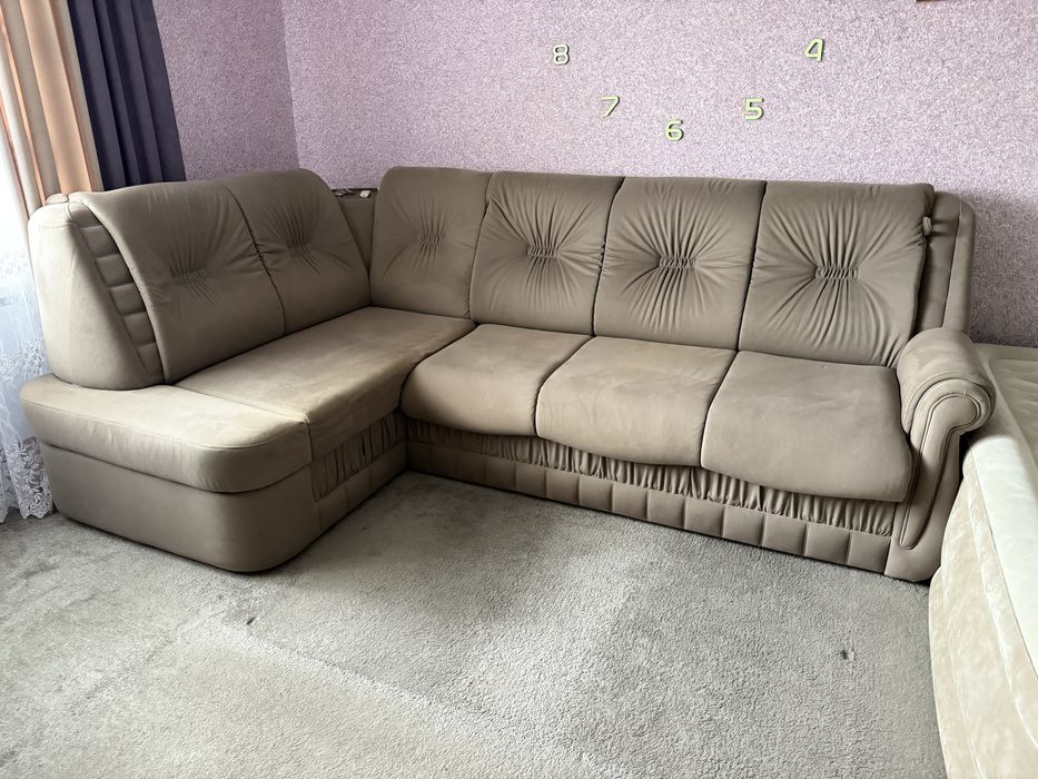 Кутовий диван ( зручний та багатофункціональний)