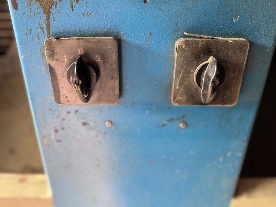 Esmeril trifásico com estratores