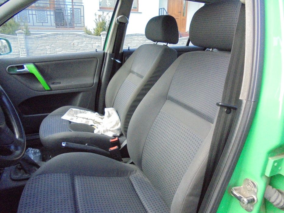 Volkswagen Polo III FL 5drzwi 1.4 benzyna 16V zielony na części