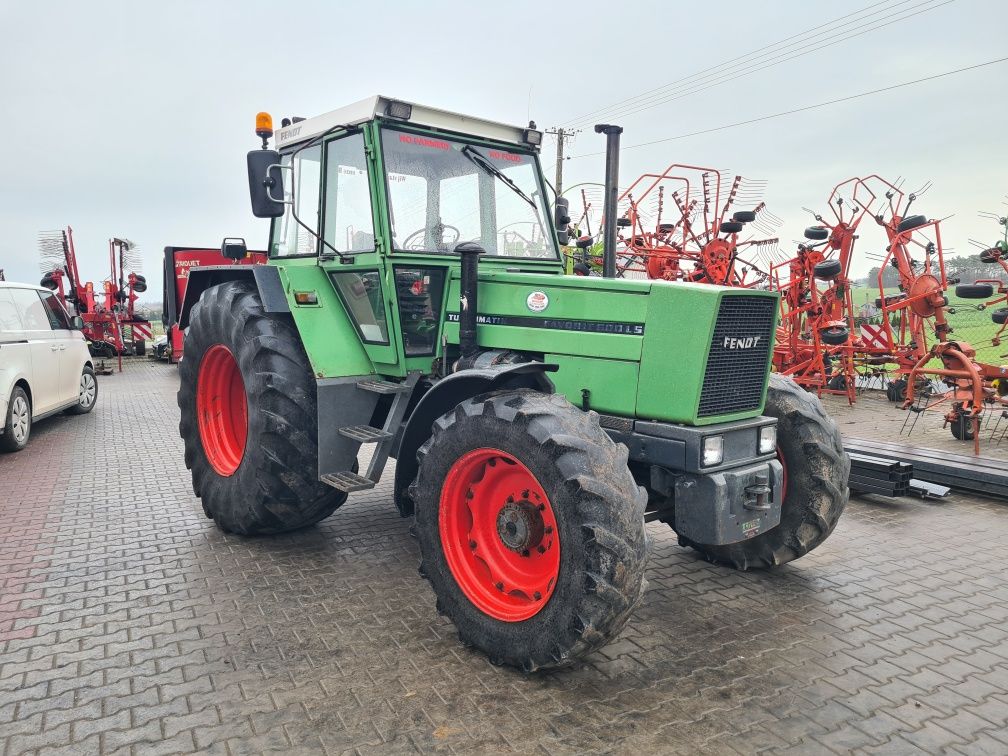 Ciągnik rolniczy Fendt favorit 600 LS turbomatik john deere case 4x4