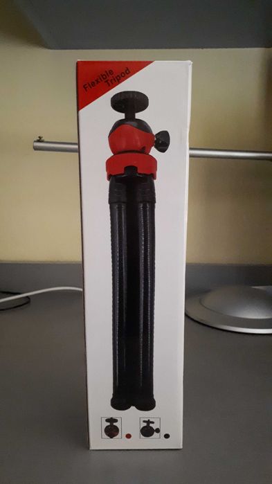 Уникальный штатив с гнущимися ножками. Такого ещё не было.