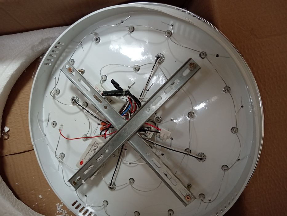 Люстра з підвісками пересилаю