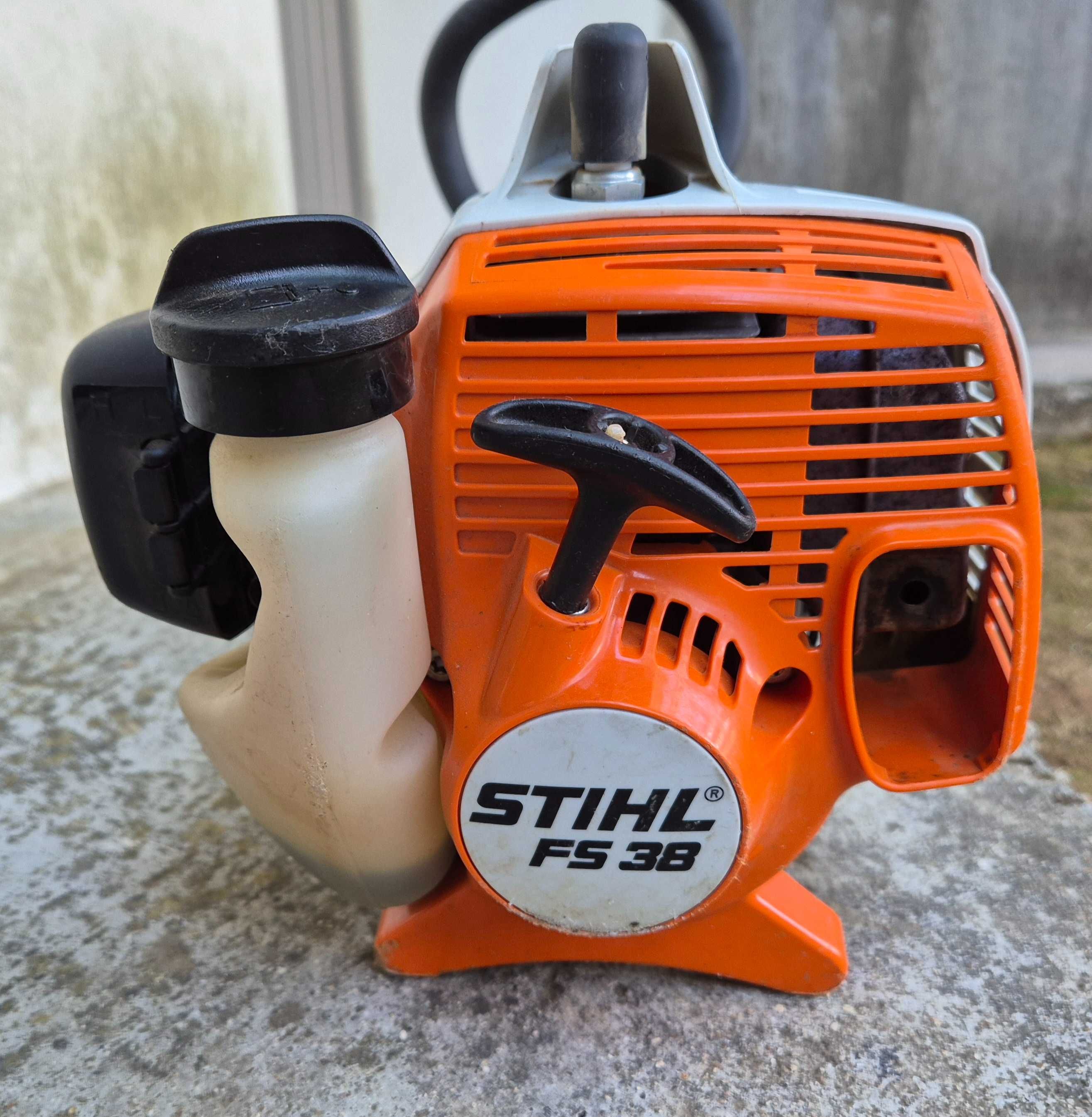 Aparadora (Roçadora) para relva/ervas/mato FS 38 STIHL