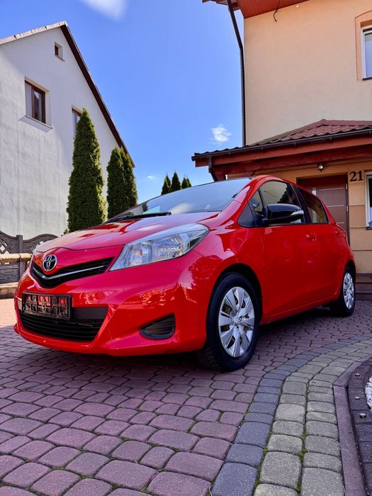 Toyota Yaris Bezwypadkowy, salon Polska