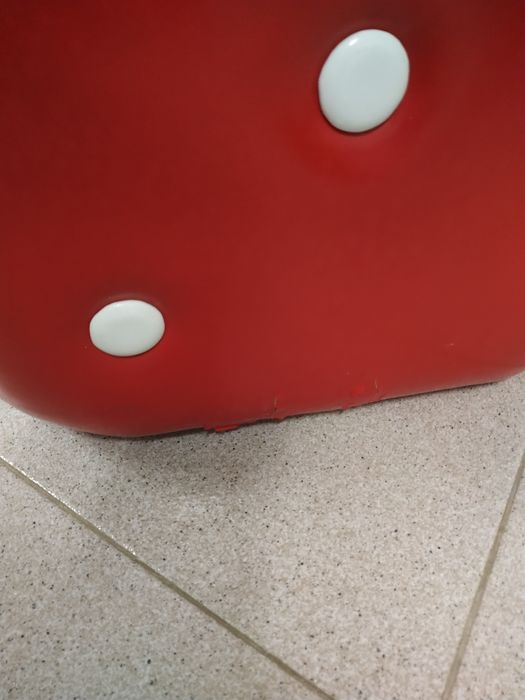 Puff dado gigante vermelho e branco