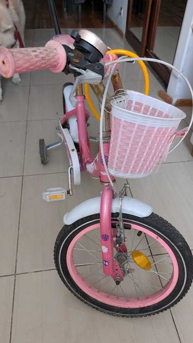 Rowerek dla dziecka trójkołowy + kask.