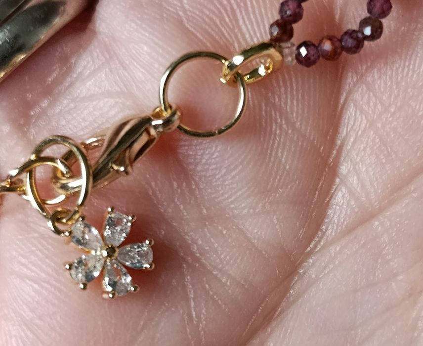 Ażurowa bransoletka z granatem