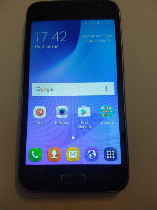 Продам телефон Samsung J1 2016