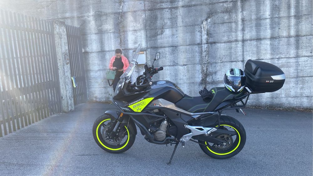 Cfmoto 650 mt 2021