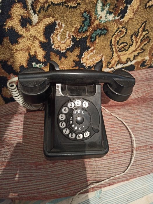 Продам ретро телефон стационарный