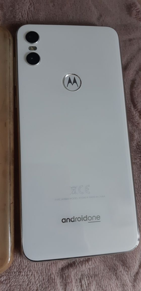 Telefon Motorola One