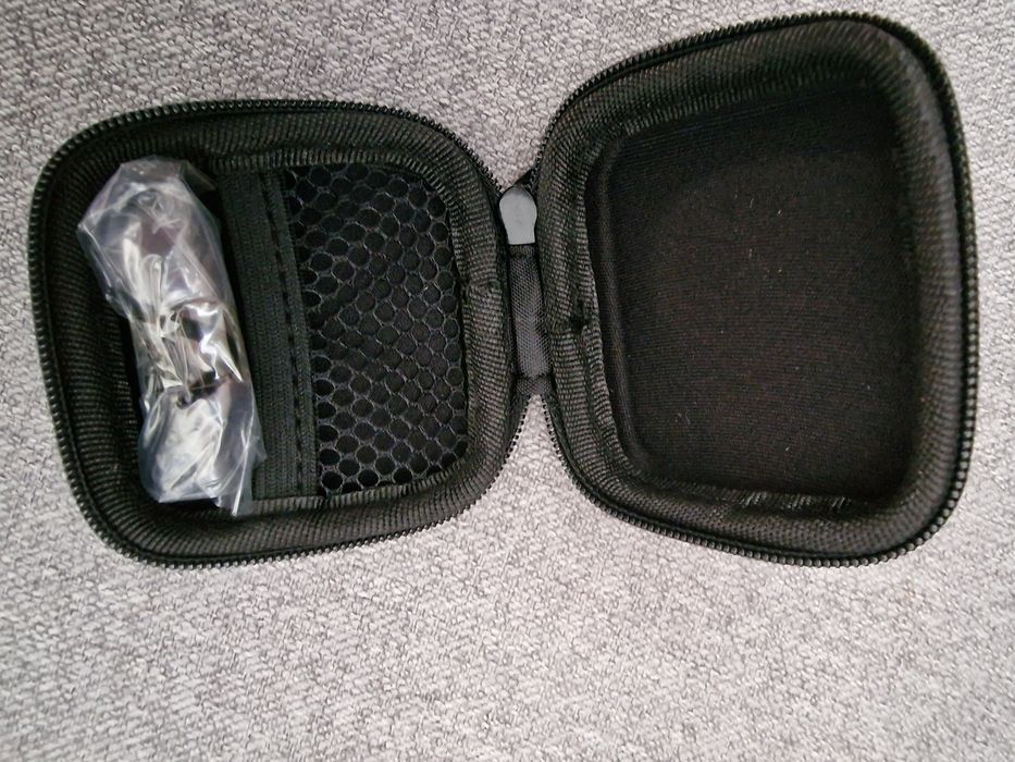 Чехол для наушников новый
