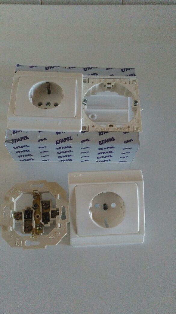 adaptadores para calha técnica e tomadas RJ45