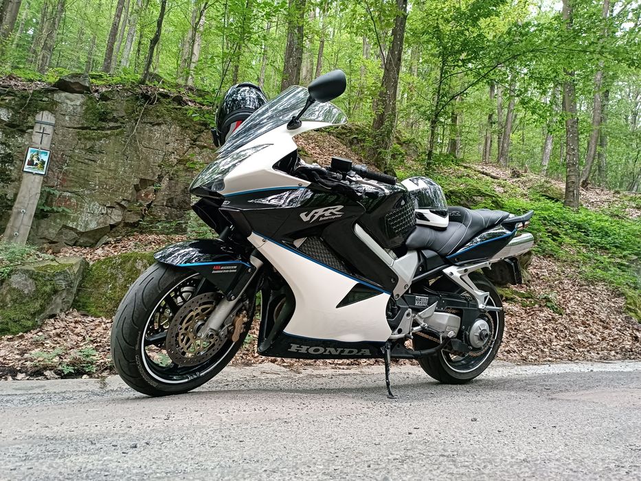 Мотоцикл Honda VFR 800
